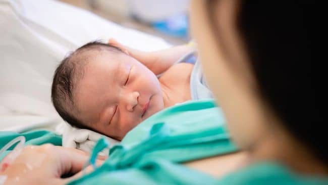 
 3 Alasan Sunat Lebih Dianjurkan saat Bayi, Ini Manfaatnya Menurut Dokter
